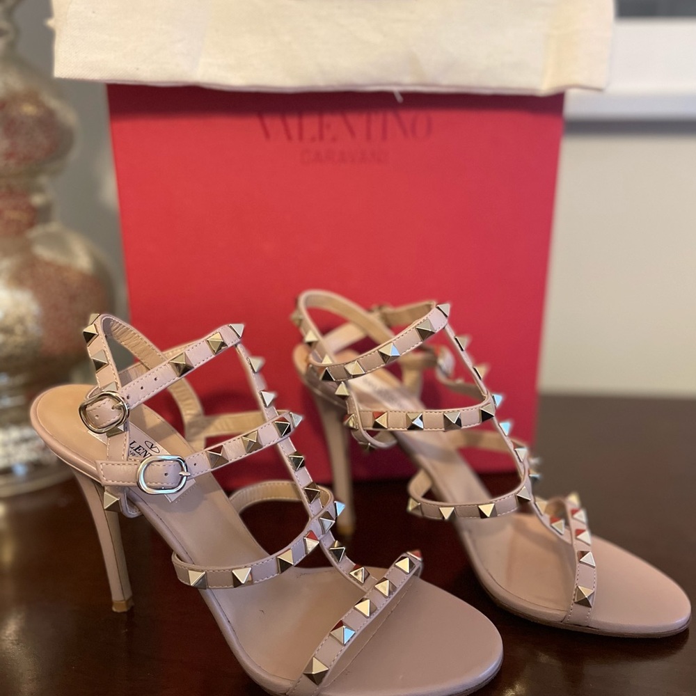 Valentino Garavani Sandal Poudre size 37